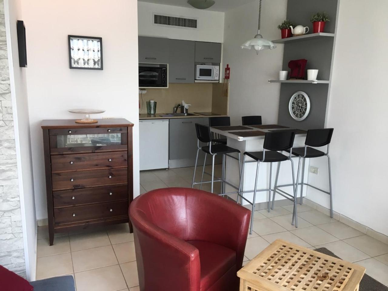 Last Minute Herzliya Екстер'єр фото